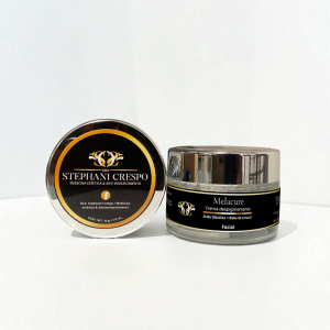 Crema despigmentante para melasma y paño, diseñada para reducir manchas oscuras y unificar el tono de la piel.