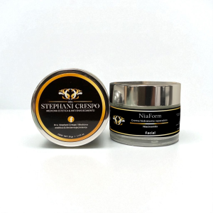 "Crema hidratante reparadora Niaform de la Dra. Stephani Crespo con ácido hialurónico, retinol y niacinamida. Antiarrugas y rejuvenecedora para el cuidado de la piel en Mazatlán."
