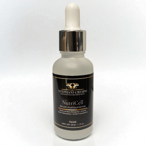 "Serum multinutrientes facial con ácido hialurónico, retinol y aceite de rosa mosqueta de la Dra. Stephani Crespo, cuidado de la piel en Mazatlán."